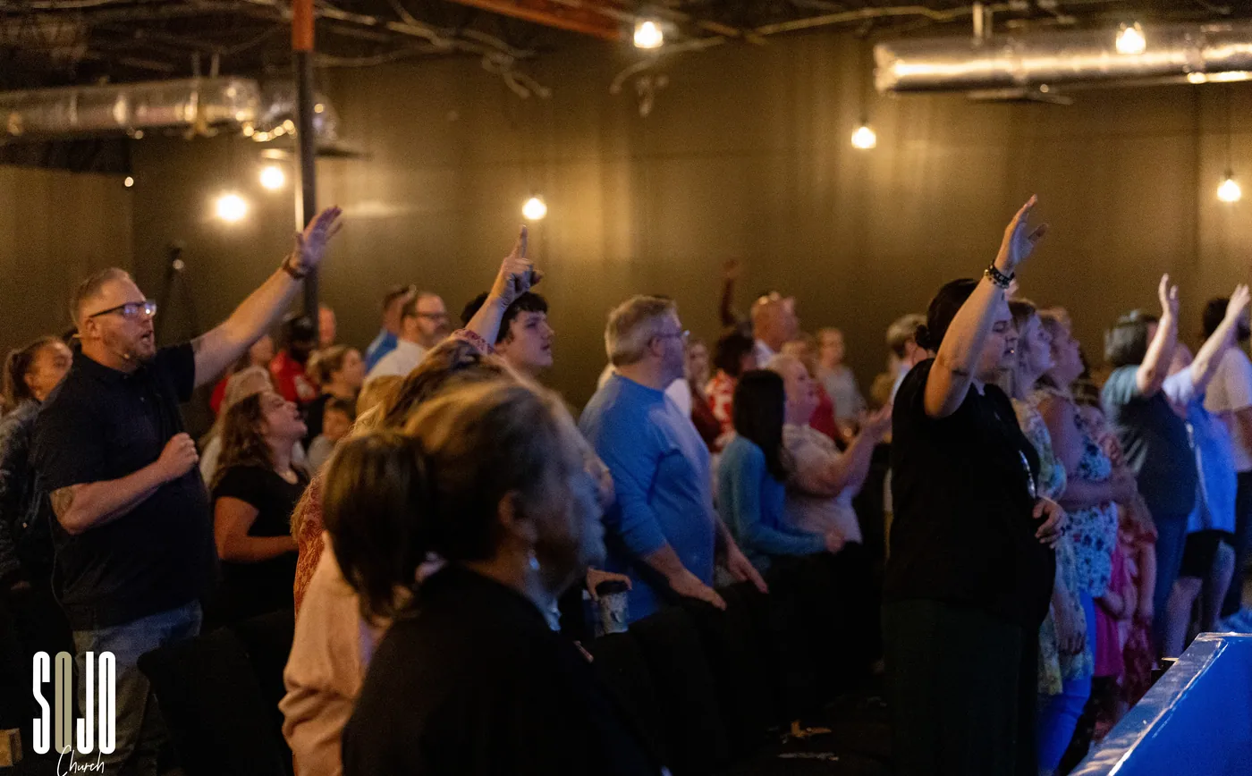 A SOJO congregation worshipping on a Sunday morning